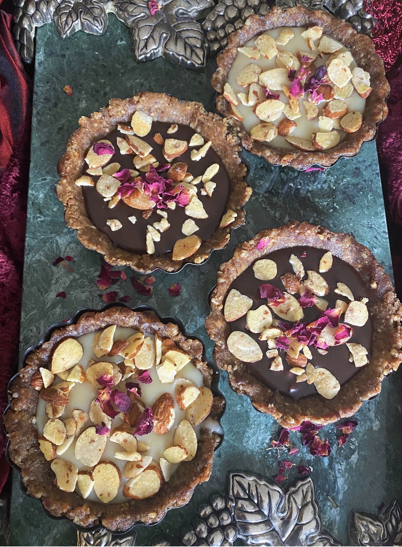 Festive No Bake Chocolate Tahini Tarts!